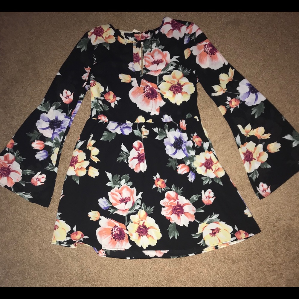 Forever 21 black floral long bell sleeve dress